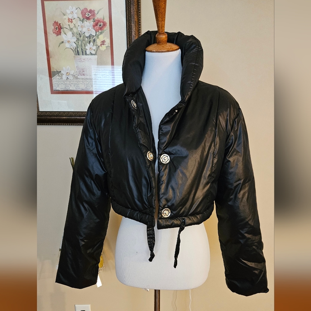 Gap Black Cropped Puffer Jacket With Quilted Text… - image 1